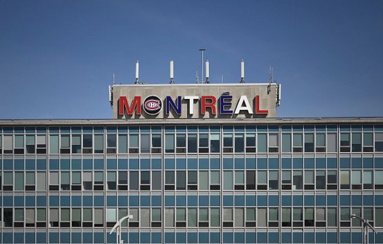 Le « Montréal » de l'aéroport Trudeau affiche les couleurs de son équipe!