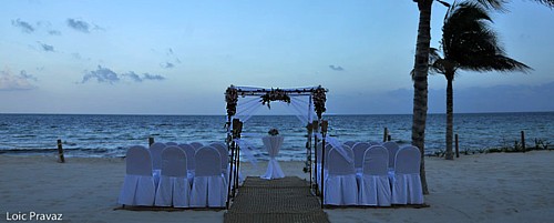 Le gazebo sous lequel les voeux sont prononcés au Bluebay