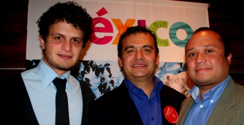 Omar Cardena et Roberto Gonzalez, du CPTM, en compagnie de Jose Osorio, de Mexicana
