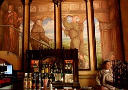 Le bar de l' hôtel Los Frailes.