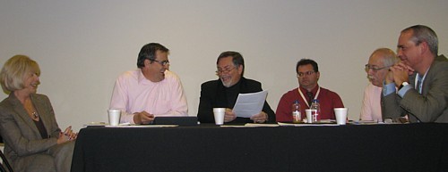 Monique Audet (Uniglobe); Jean-Pierre Caron, (ex) v-p du CRAQ; Robert Turcotte, président du CRAQ; Jean-Luc Beauchemin, directeur régionald de l'ACTA ; Tony Santelli (Collège April-Fortier) et Me Daniel Guay  conseiller juridique