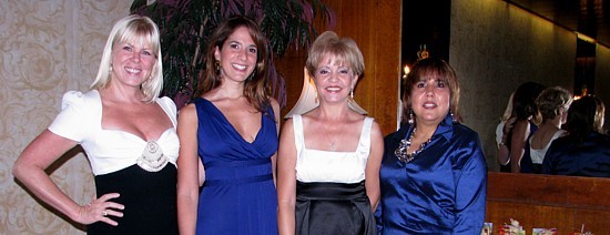 Ann Layton de Siren Communications et Yadira Henriquez, Susana Rosa et Suzie Romero du bureau de tourisme de la République dominicaine