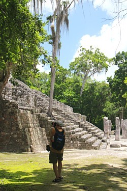 A Calakmul, les temples et la végétation en ont impressionné plus d'un (ici, Emmanuel Sapina, de Voyages Aquanaute)