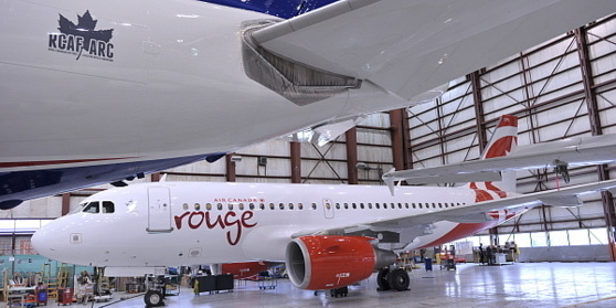 Un premier avion aux couleurs d'Air Canada rouge