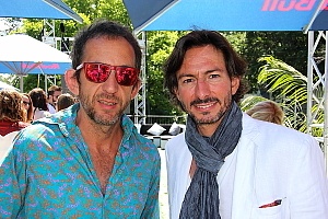 Fabien Pelous et le chanteur français Arthur H