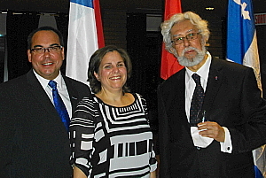 Alain Norris, LATAM Airlines; Margarita Perez d'APG et Miguel Montérichard, consul honoraire de la république du Chili à Québec