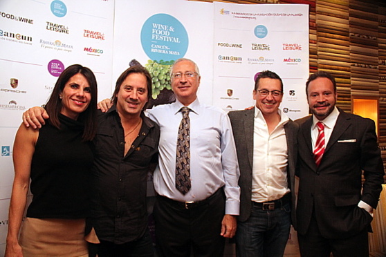 Fernanda Rosas (directrice adjointe CPTM), Daniel Vézina (chef), David Amar (fondateur du festival), Normand Laprise (chef) et Manuel Montelongo (directeur du Conseil de promotion touristique du Mexique)