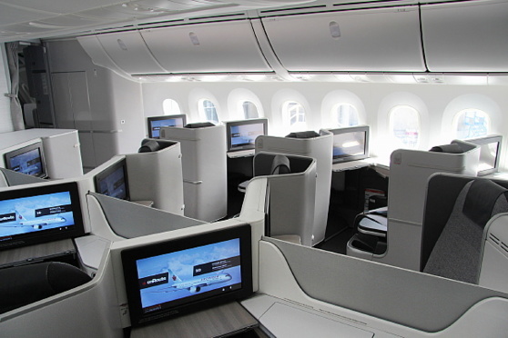 La nouvelle cabine de la Classe affaires internationale d'Air Canada à bord de l'appareil 787 Dreamliner. (Groupe CNW/Air Canada).