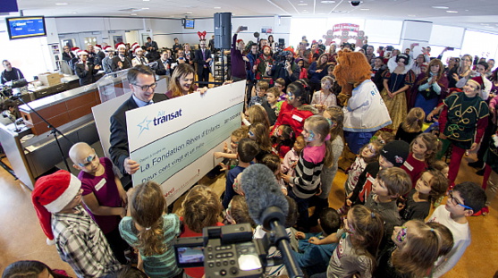 Air Transat et la Fondation Rêves d’enfants célèbrent dix ans de partenariat et permettent à une centaine d’enfants malades de s’envoler à la recherche du père Noël