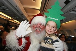 Des enfants malades rencontrent le père Noël à 6000 mètres d’altitude grâce à Air Transat et à la Fondation Rêves d’Enfants