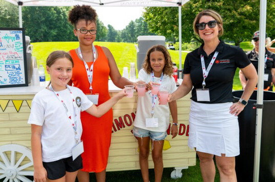 Le 12e tournoi de golf annuel de la Fondation Air Canada atteint un nouveau jalon dans la collecte de fonds pour la santé des enfants