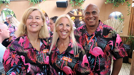 Marie-Josée Carrière, Lyne Chayer et Gustavo Moor du Groupe de Vacances Sunwing au Québec