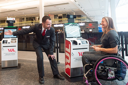 Air Canada souligne le premier anniversaire du programme Tournesol des handicaps invisibles