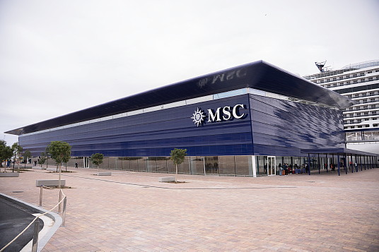 Le nouveau terminal de croisière de MSC à Barcelone accueille son premier passager 