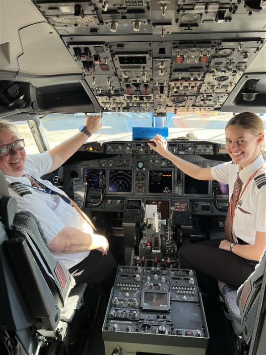 Vacances Sunwing rend hommage aux femmes dans l’industrie de l’aviation avec deux vols Sunwing Airlines à équipage entièrement féminin pour la Journée internationale des femmes.