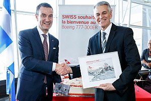 Patrick Oberson, directeur général de SWISS au Canada et Monsieur Pierre-Paul Pharand, vice-président, Exploitation, infrastructures aéroportuaires et développement aérien chez Aéroports de Montréal