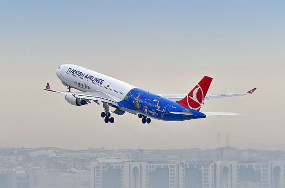 Turkish Airlines habille un avion aux couleurs de l'Euro 2016 