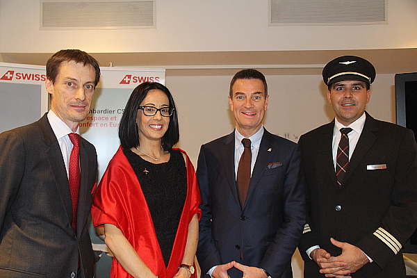 Sébastien Mullot, directeur du programme d'avions C Series (Bombardier), Miriam Oliveira, directrice du marketing de Swiss pour les Amériques, Patrick Oberson, directeur général de Swiss au Canada et Sven Thaler, deputy fleet chief C Series (Swiss),