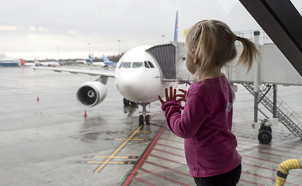 Une centaine d'enfants malades rencontrent le père Noël sur un vol d'Air Transat