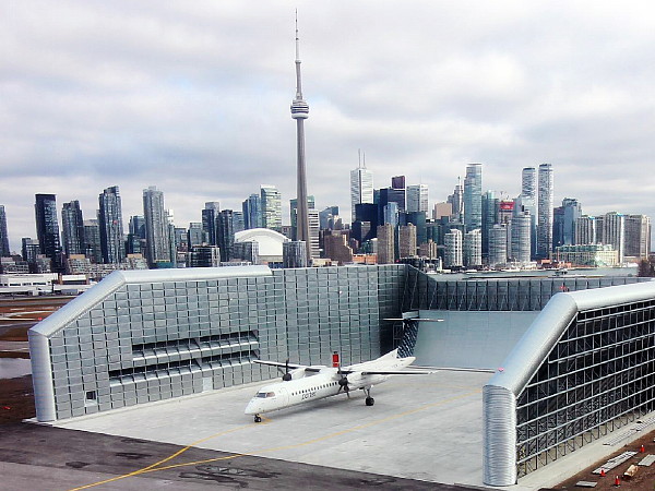 Ouverture officielle de l'enceinte entourant la zone où ont lieu les points fixes au sol à l'Aéroport Billy Bishop