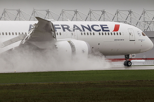 Le B787 d’Air France prend son envol entre Montréal et Paris !