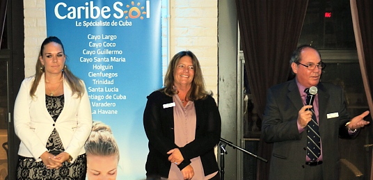 Caroline Gagnon, Danièle Frappier et Juan Carlos Soto Garcia, président de Caribe Sol et Hola Sun.