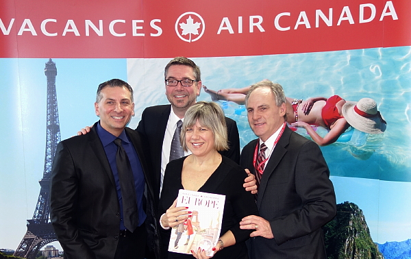 Philippe Blain, directeur développement des produits internationaux; Guy Marchand, directeur général des ventes, Est du Canada; Nino Montagnese, vice-président ventes et marketing et Manon Leblanc, directrice des communications marketing.