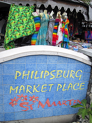 Le marché de Phillipsburg est synonyme des produits détaxés et de prix allégés.