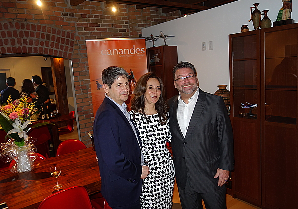 Camilo Aguilar, président; Patricia Perez, directrice générale et Louis Fillion , directeur ventes marketing de Canandes