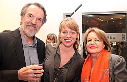 Moise Côté et Francine Martin (Voyages Régence Inc.), en compagnie de Jacinda Lowry (Club Med)