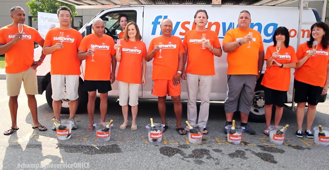 Vacances Sunwing accepte l’Ice Bucket Challenge, version champagne