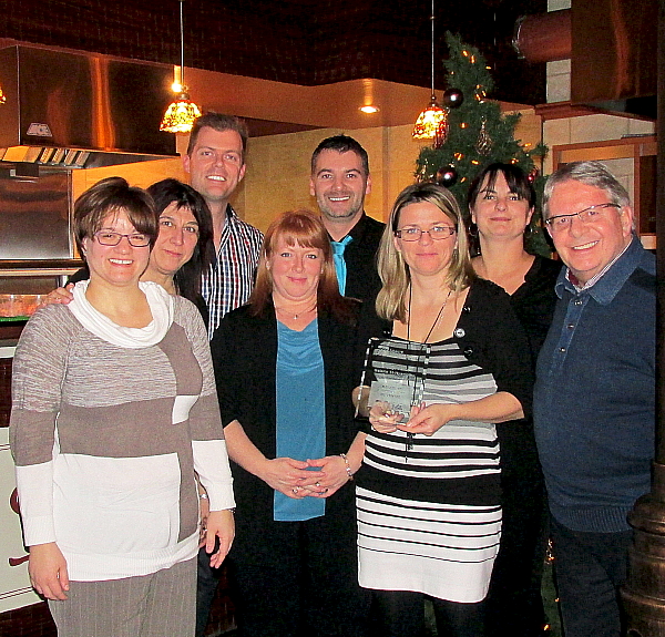 Catherine Delisle-Daudelin, Johanne Hamel, Nathalie Birtz, Mélanie Girard, Sonia Gaudreault et Gilles Hébert, accompagnés de David Lacroix et Jean Martel de GVQ.