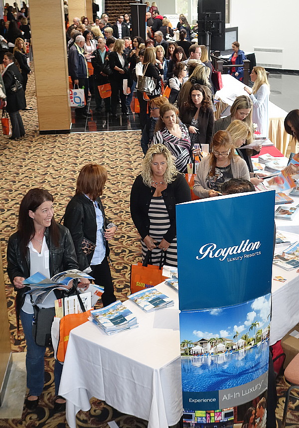 Lancement 2015/2016: le Groupe de Voyages Sunwing fait salle comble à Laval