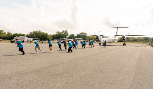 L'événement Haul for Hope à l'Aéroport Billy Bishop de Toronto. (Groupe CNW/Aéroport Billy Bishop de Toronto)