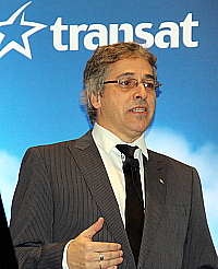 Gilbert Légaré a fait la présentation des circuits "maison" de Transat.