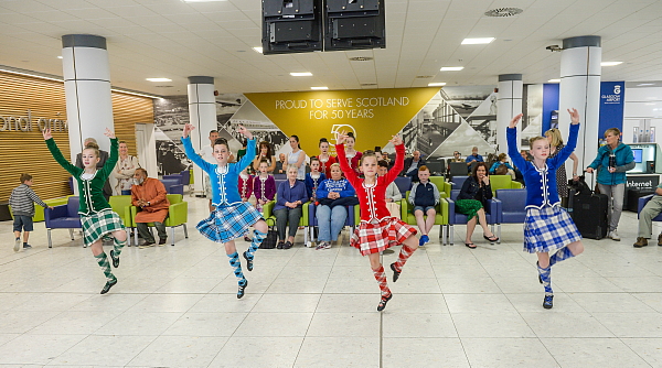 Air Transat célèbre son premier vol Montréal-Glasgow